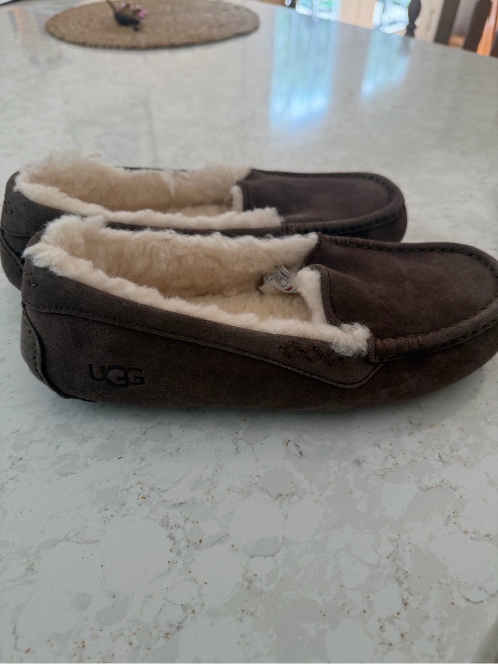 UGG size 9Dark Brown Suede Shearling-Lined Moccasin Slippers new no box
